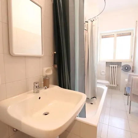 _ Cavour 156 & Savoia _ 3* Bari