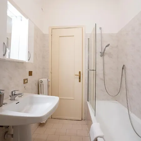 _ Cavour 156 & Savoia _ Gæstehus 3*