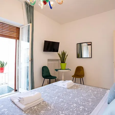 _ Cavour 156 & Savoia _ Guest house Bari