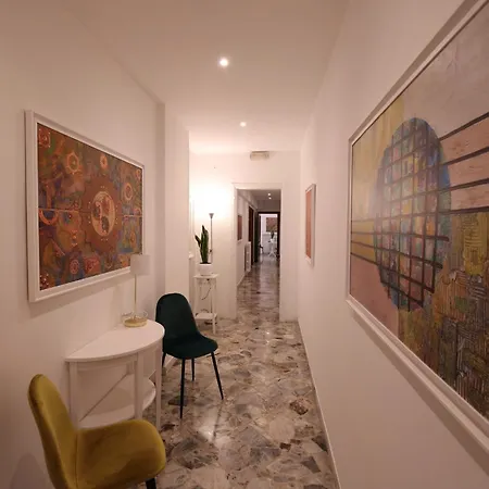 _ Cavour 156 & Savoia _ 3* Bari