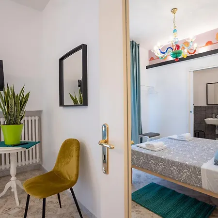 Guest house _ Cavour 156 & Savoia _ 3*