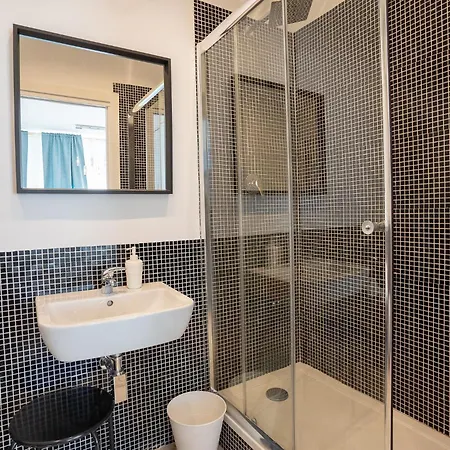 _ Cavour 156 & Savoia _ Guest house Bari