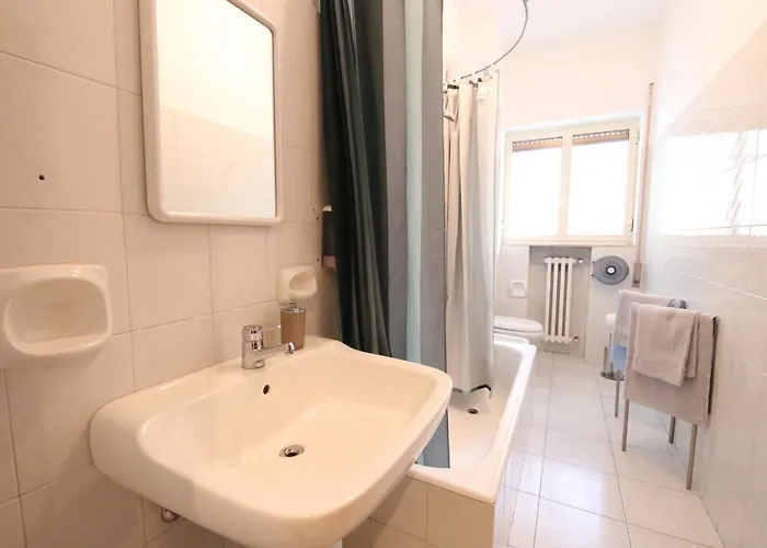 _ Cavour 156 & Savoia _ 3* Μπάρι