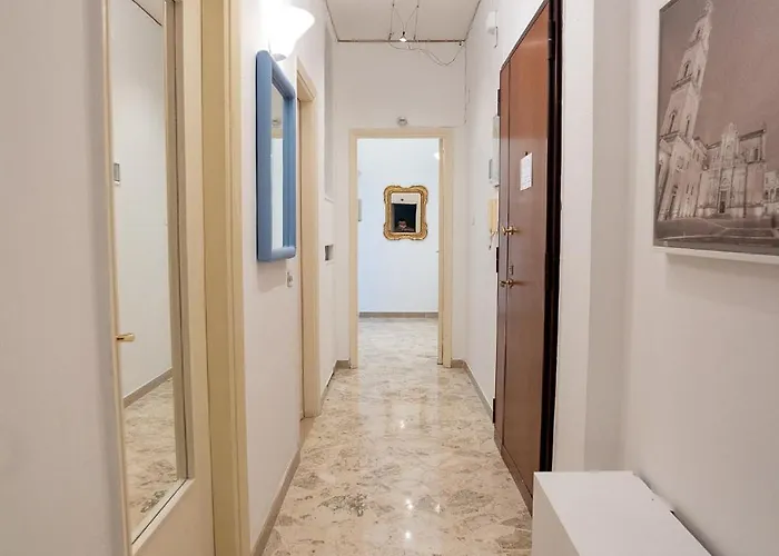 _ Cavour 156 & Savoia _ Μπάρι