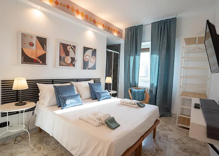 Πανσιόν _ Cavour 156 & Savoia _