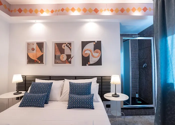 _ Cavour 156 & Savoia _ 3* Μπάρι