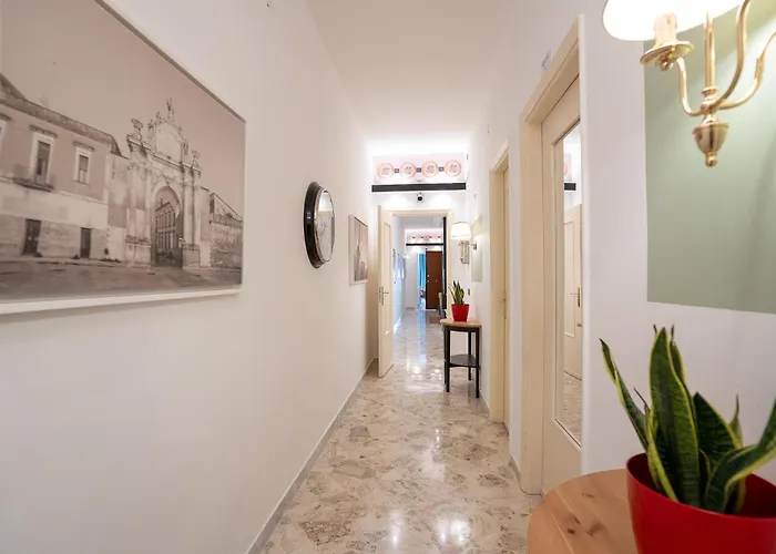 _ Cavour 156 & Savoia _ Πανσιόν Μπάρι